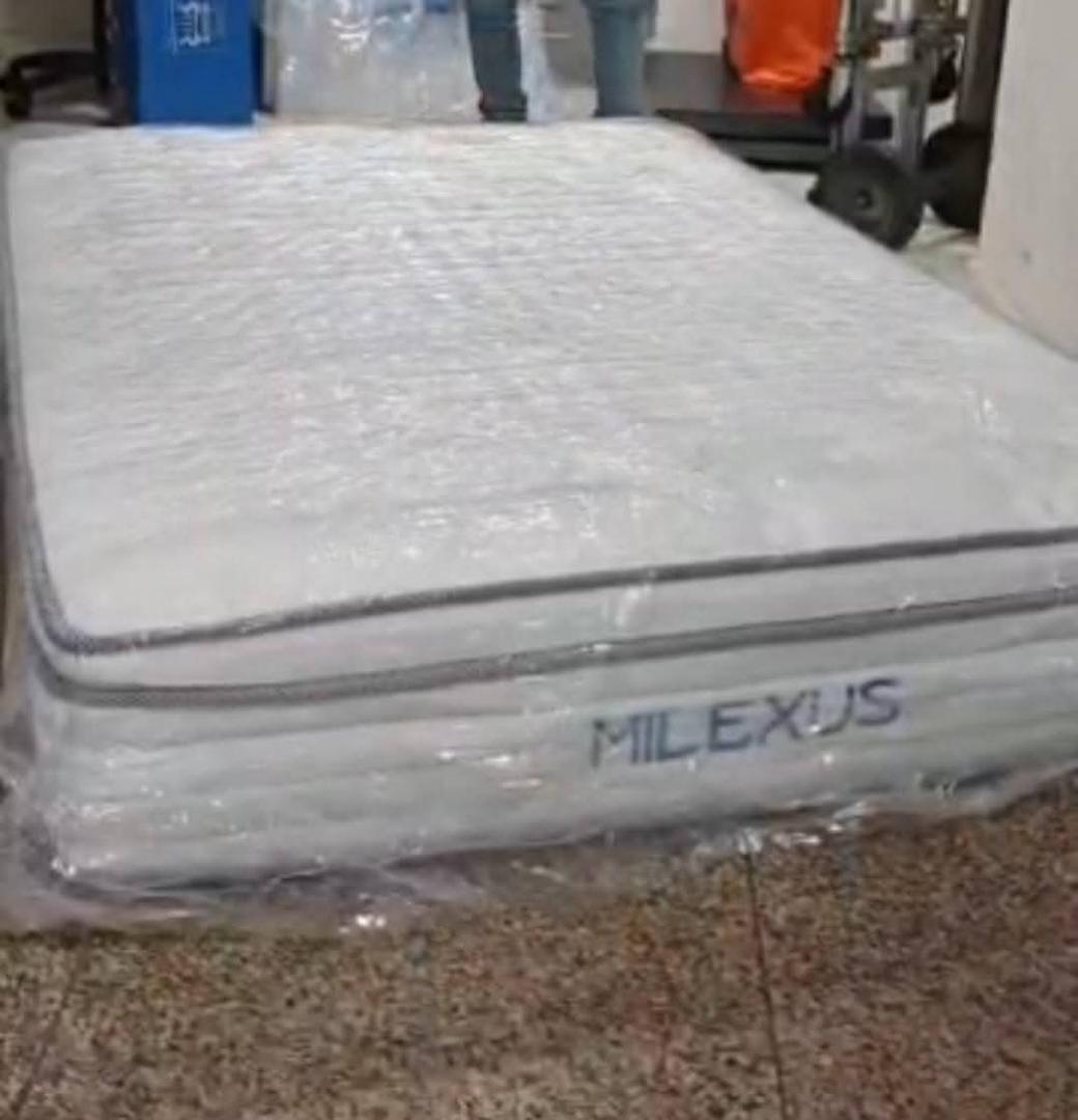 *Colchón camero blanco "Milexus"*
